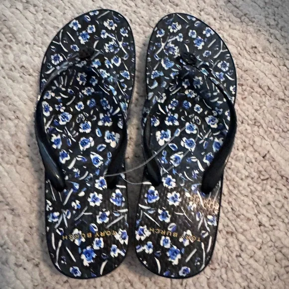 Tory Burch Cut-Out Wedge Flip Flop Black Sandal - Picture 2 of 4